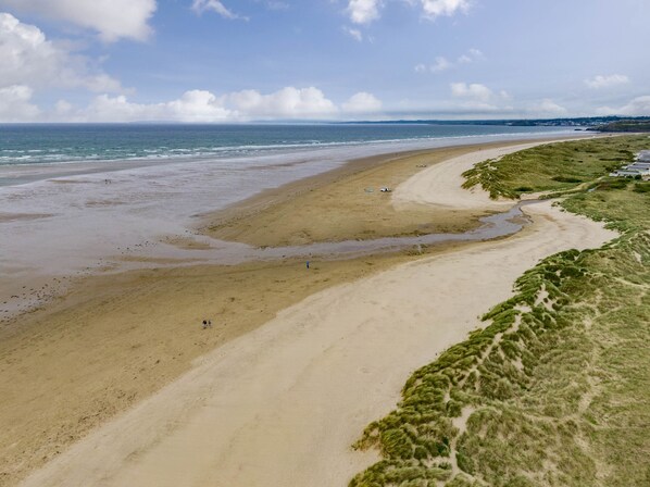Beach nearby - Seagull Shack (Porthmadog)