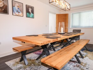 Cottage | Dining