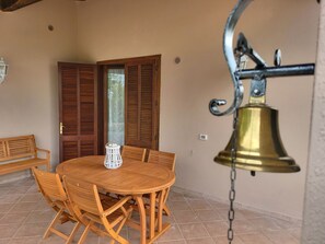 屋外ダイニングエリア