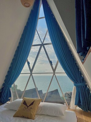 Superior Double Room | Premium bedding, minibar, desk, free WiFi - Flyup Resort (Kien Hai)