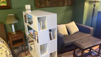 TV, DVD player