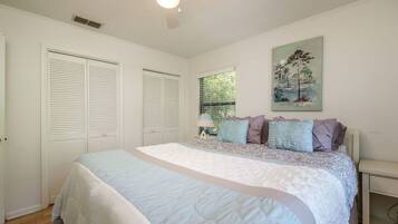 2 soverom, internettilgang og sengetøy