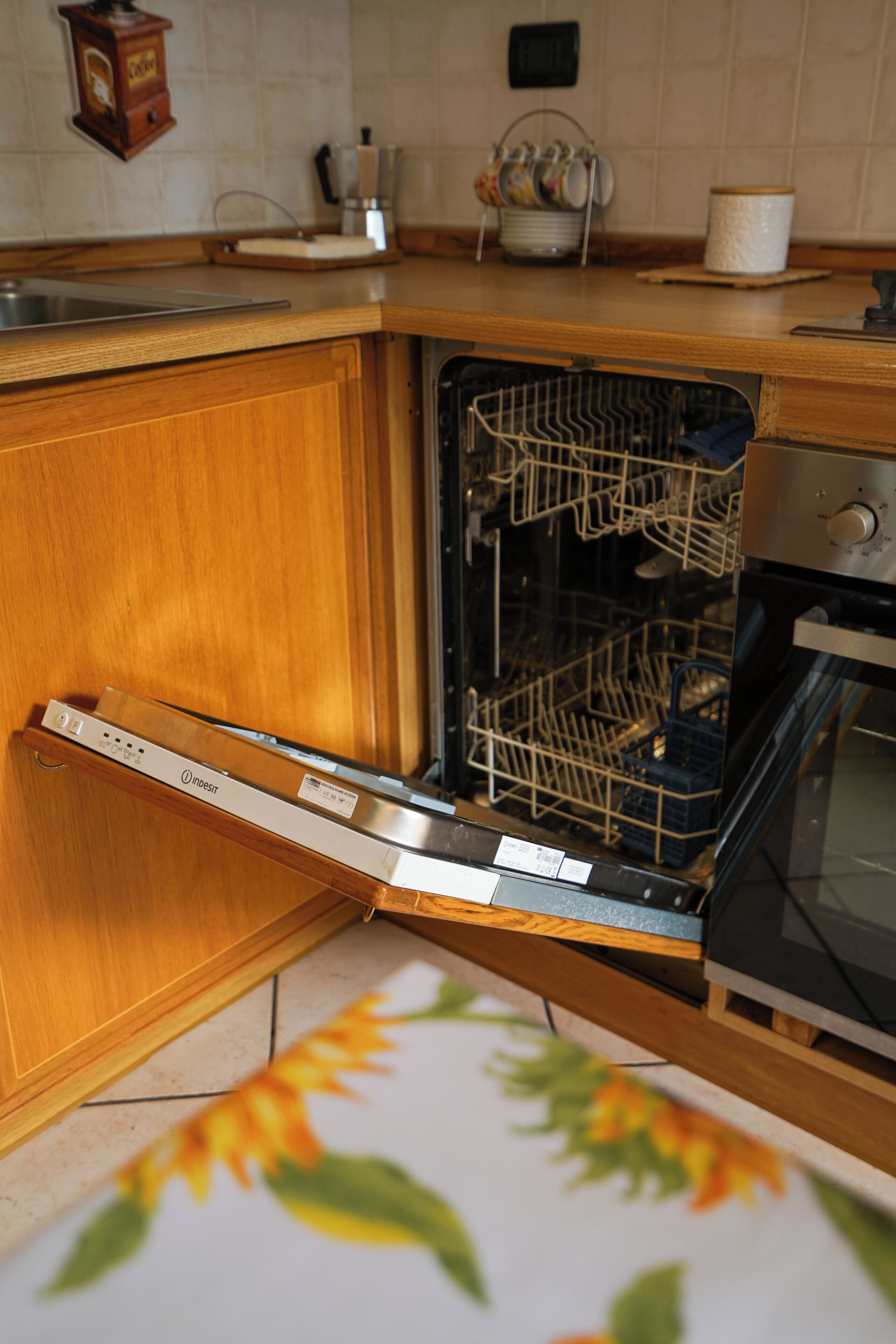 Kühlschrank, Ofen, Herdplatte, Geschirrspüler