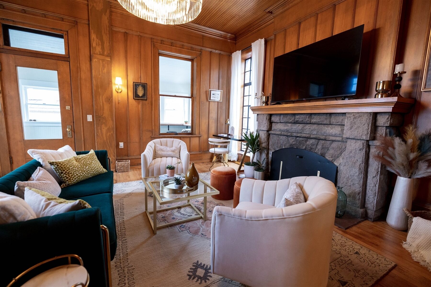 New Listing!  Historic, Crown Jewel in HEART of Downtown Flagstaff!!  Utter