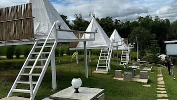 Indian Camp | 1 bedroom, bed sheets