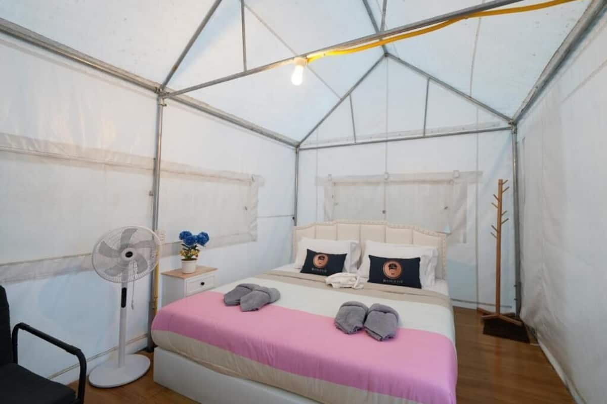 1 habitación y ropa de cama