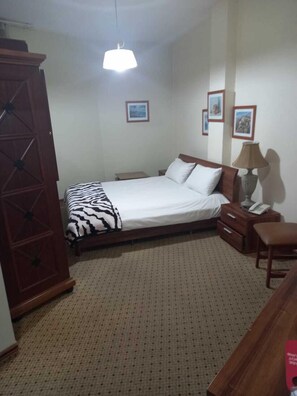 Standard Double Room | In-room safe, iron/ironing board, free WiFi - Colibri (Broumana)