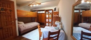 1 غرفة نوم وملاءات أسرّة