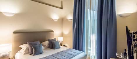 1 Schlafzimmer, Zimmersafe, Schreibtisch, Bügeleisen/Bügelbrett