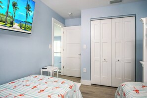 4 bedrooms, iron/ironing board, free WiFi, bed sheets