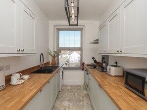 Fridge, dishwasher, electric kettle, toaster - Tir a Mor (Pwllheli)