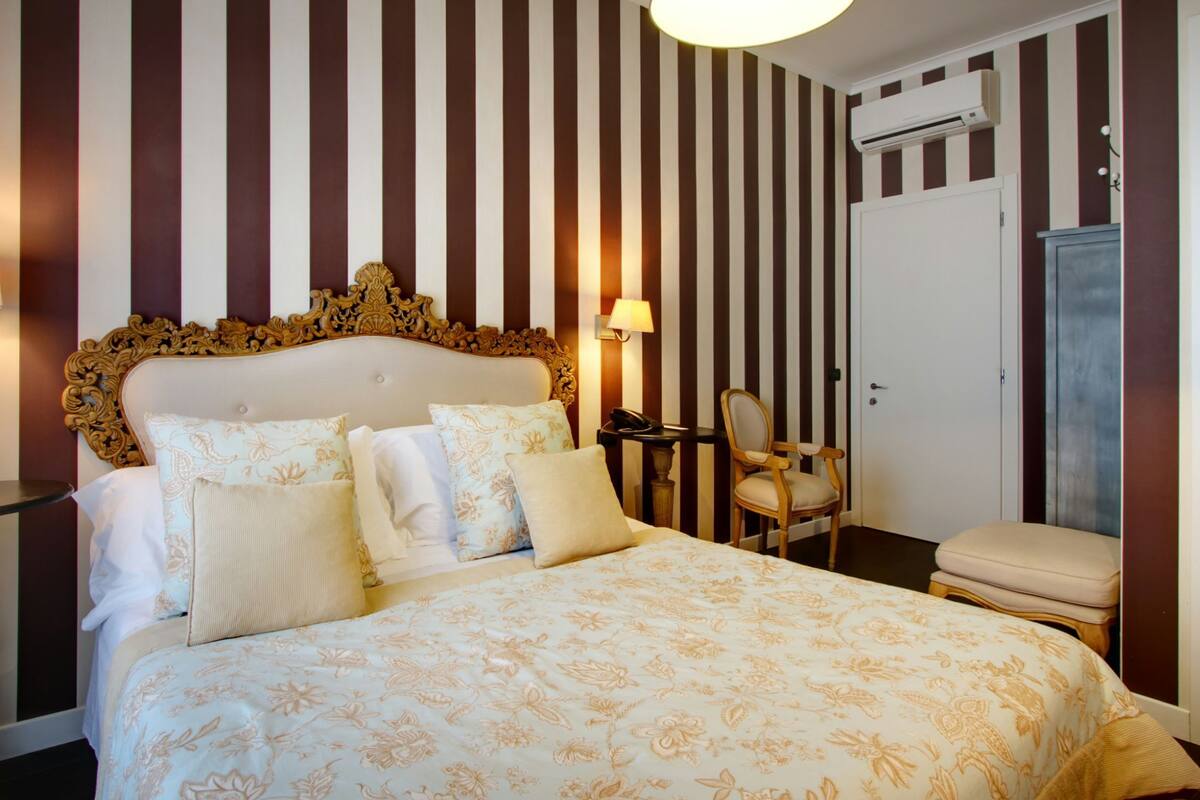 Kahden hengen standard-huone | Tallelokero huoneessa, ilmainen Wi-Fi, vuodevaatteet