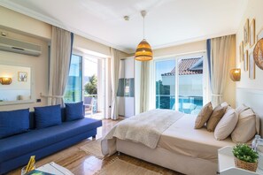 Classic-Zimmer, 1 Schlafzimmer, eingeschränkter Meerblick | Zimmersafe, Verdunkelungsvorhänge, kostenloses WLAN, Bettwäsche