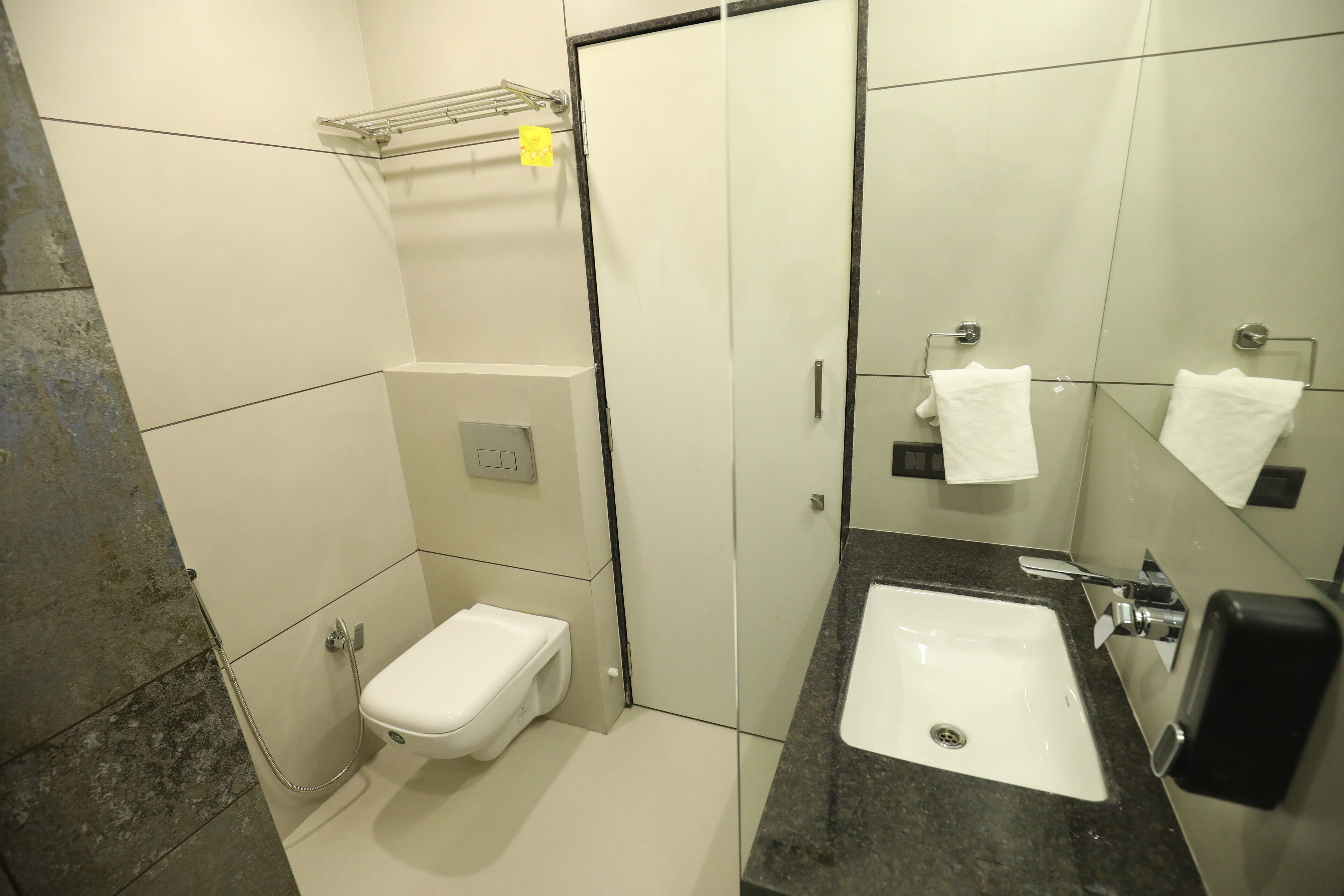 shower, hydromassage showerhead, free toiletries, towels