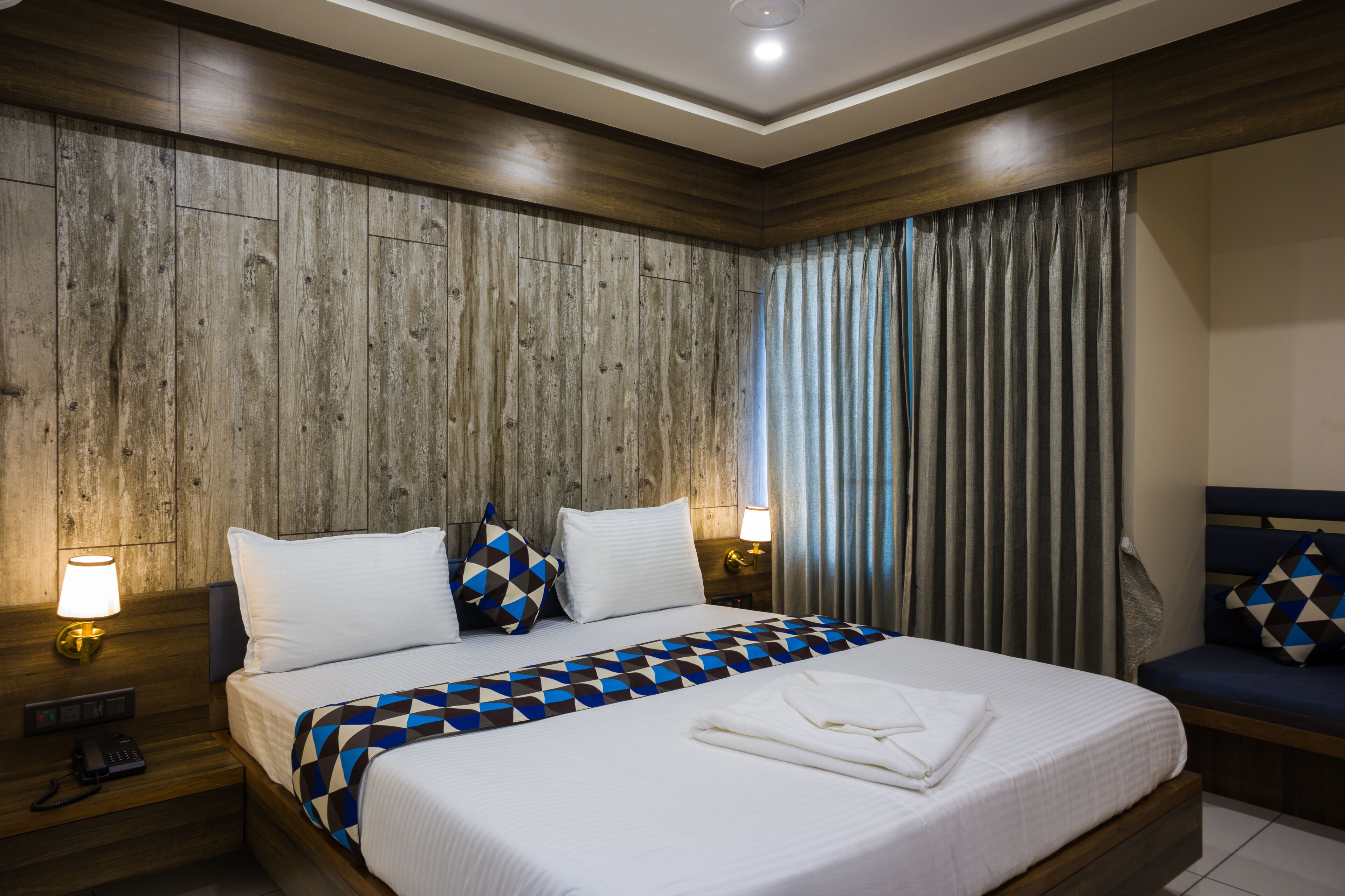 deluxe room | egyptian cotton sheets, premium bedding, free wifi, bed sheets