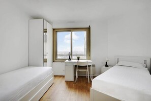 Iron/ironing board, travel cot, WiFi, bed sheets