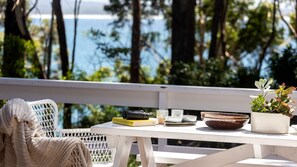 Outdoor dining - Coolami - Modern spacious home with a front row ocean position (Mollymook Beach)