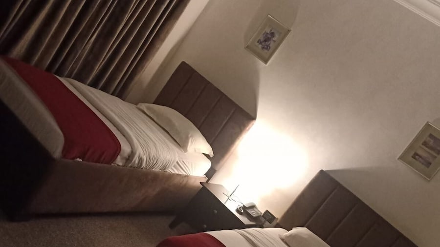 Tamrah Suites Hotel