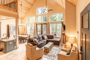 Smart TV y chimenea