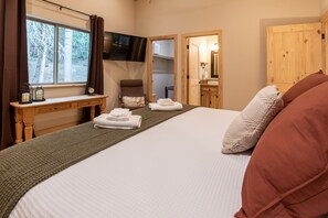 3 bedrooms, iron/ironing board, travel cot, free WiFi