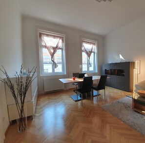 Deluxe Apartment | Living area - Servicierte Wohnung in der City (Vienna)