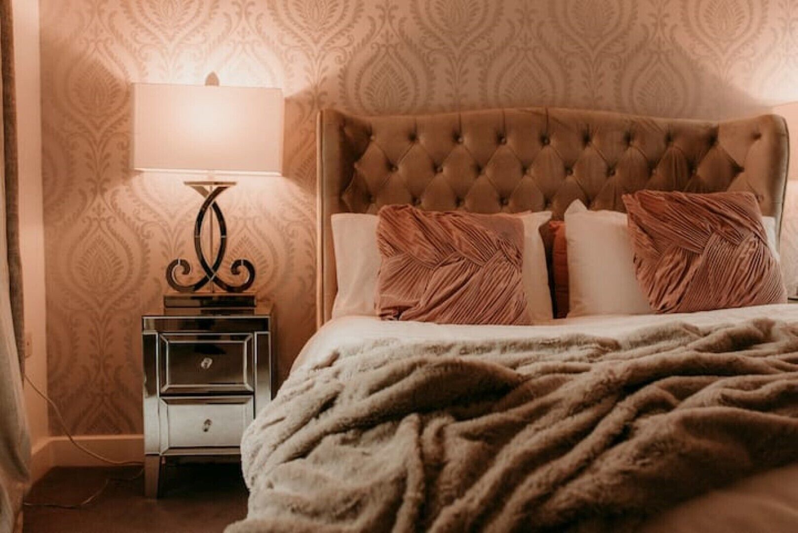 Exclusive 5 Bed Family House in Country Village