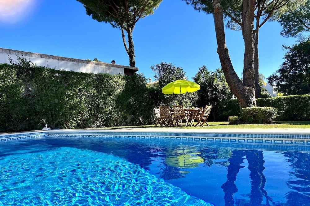 Vilamoura Ocean Villa With Pool