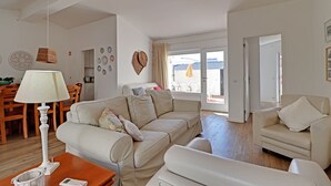 Villa, 3 Bedrooms, Pool Access | Living room - Vilamoura Golf Villa 1 by Homing (Loulé)