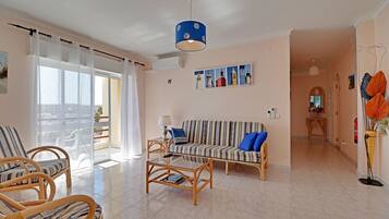 Apartemen, 2 kamar tidur, Boleh Merokok, akses ke kolam renang | Ruang keluarga