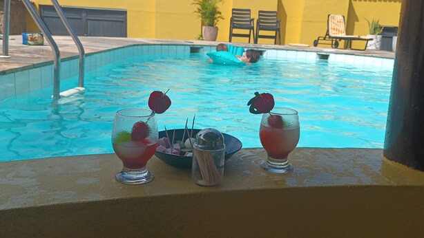 Outdoor pool - Pousada Real Beach house  (Praia Grande)