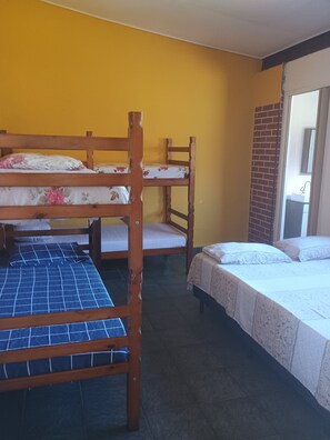 Family Room | 1 bedroom, free cots/infant beds, free WiFi, bed sheets - Pousada Real Beach house  (Praia Grande)