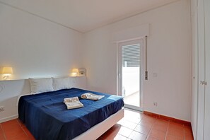 Apartment, 3 Bedrooms, Terrace, Beachside | 3 bedrooms, bed sheets - Albufeira Central 1 by Homing (Albufeira)