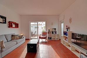 Apartment, 3 Bedrooms, Terrace, Beachside | Living room - Albufeira Central 1 by Homing (Albufeira)