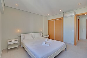 Apartamento, 1 quarto, terraço, de frente para o mar | Roupa de cama