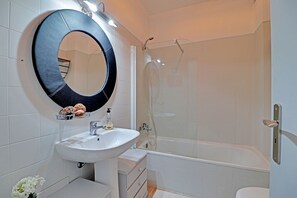 apartman, 1 hálószobával, terasz | Fürdőszoba | Törölközők