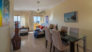 In-room dining - Faro Stylish 1 by Homing (Faro)