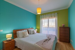 2 bedrooms, bed sheets - Faro Stylish 1 by Homing (Faro)