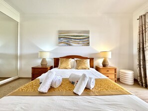 1 bedroom, bed sheets - Albufeira Salgados Beach 1 by Homing (Albufeira)
