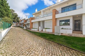 Exterior - Albufeira White Villa With Pool (Albufeira)