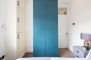 Apartment | 2 bedrooms, hypo-allergenic bedding, individually furnished
