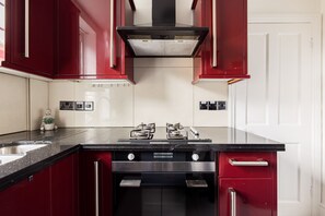 Apartment | Eigene Küche | Kühlschrank, Mikrowelle, Ofen, Geschirrspüler