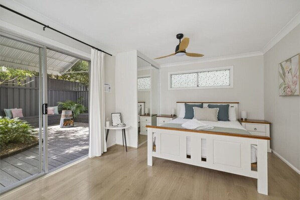 1 habitación, tabla de planchar con plancha, wifi gratis y ropa de cama 