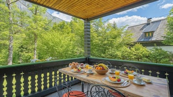 Family Chalet, Multiple Bedrooms, Mountainside (Alpine Chalet Metka at Lake Bohinj) | Outdoor dining