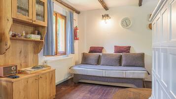 Chalet Keluarga, beberapa kamar, tepi gunung (Alpine Chalet Metka at Lake Bohinj) | Area keluarga | Televisi layar datar 21-inci dengan saluran TV digital dan TV