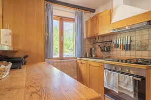 Fridge, microwave, oven, stovetop - Alpine Chalet Metka at Lake Bohinj (Bohinj)