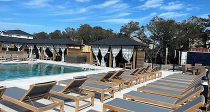 Relax on Island Time, 2 Bed Single Level Condo