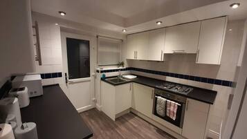House | Private kitchen | Fridge, microwave, oven, stovetop