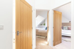 3 bedrooms, individually decorated, individually furnished, free WiFi