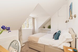 3 bedrooms, individually decorated, individually furnished, free WiFi
