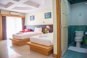 Twin Room | In-room safe, blackout drapes, free WiFi - Patong Eyes (Patong)